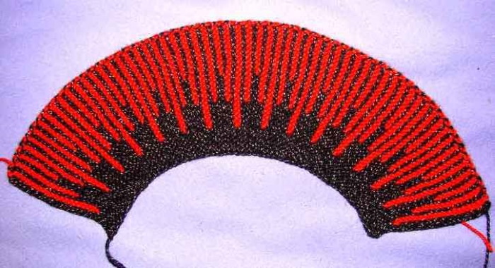 So stricken Sie Socken mit zwei Stricknadeln für Anfänger. Meisterklasse Stricken auf einfache Weise