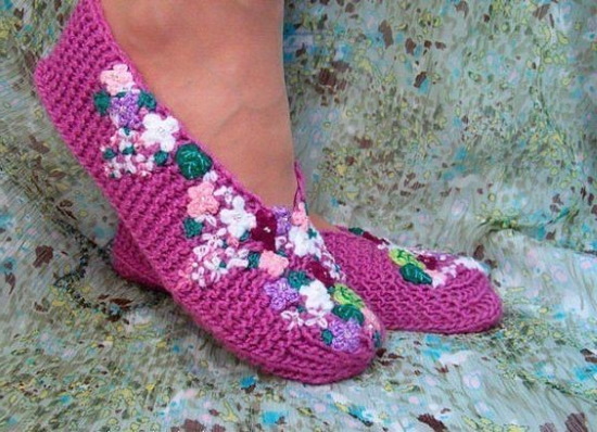 So stricken Sie Socken mit zwei Stricknadeln für Anfänger. Meisterklasse Stricken auf einfache Weise