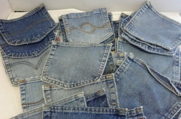Wie man ein Loch in Jeans von Hand, auf einer Maschine schön, mit einem Flicken und ohne flickt