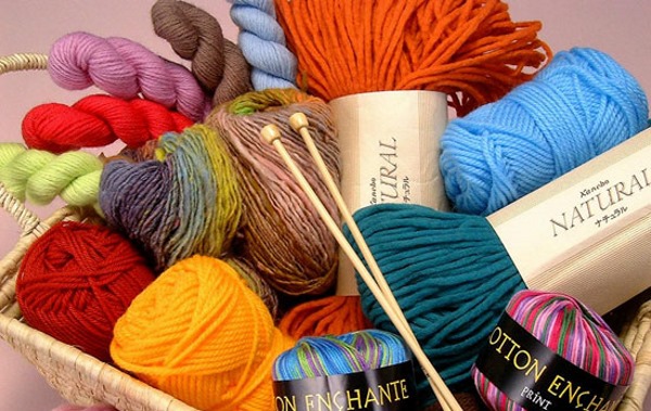 Strickjacke im Krausstich mit Stricknadeln. Schemata und Schritt-für-Schritt-Beschreibung für Anfänger