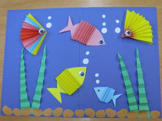 Einfaches Basteln mit Papier und Karton für Kinder. Interessantes Origami mit eigenen Händen Schritt für Schritt mit Fotos