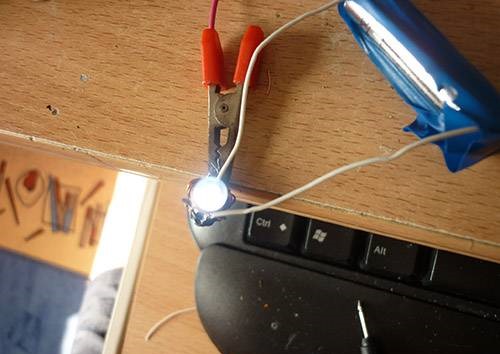 DIY-Bastelarbeiten für Zuhause in 5 Minuten. Geschickte Hände im Umgang mit Kindern