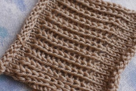 Strickmützen für Jungen im Alter von 3–4, 5–6 und 7–10 Jahren, Winter. Schemata mit Beschreibung, Modelle
