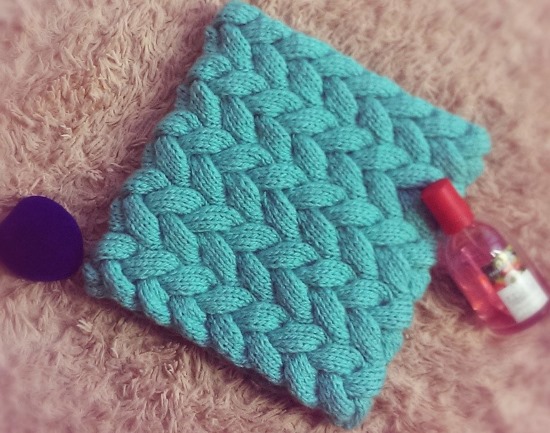 So stricken Sie mit Stricknadeln einen Snood-Schal für ein Mädchen oder einen Jungen. Schema und Beschreibung für Anfänger