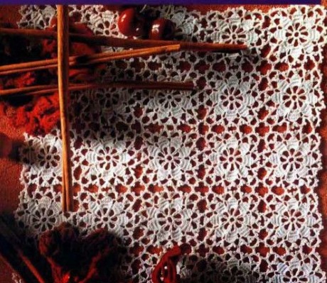 Gehäkelte Tischdecke für einen rechteckigen Tisch. Strickanleitungen mit Fotos und Beschreibungen für Anfänger