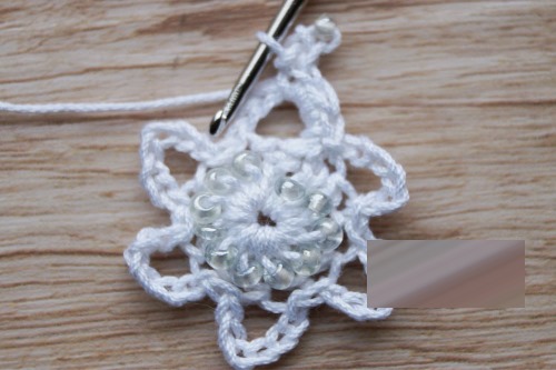 Schneeflocken häkeln. Schemata und Beschreibungen für Anfänger. Video-Tutorials