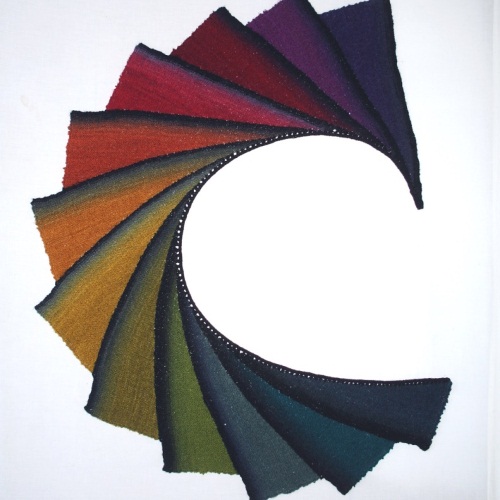 Schal mit Stricknadeln. Schema und Beschreibung, ungewöhnliche Modelle: Holden, gefrorene Blätter, tanzende Schmetterlinge