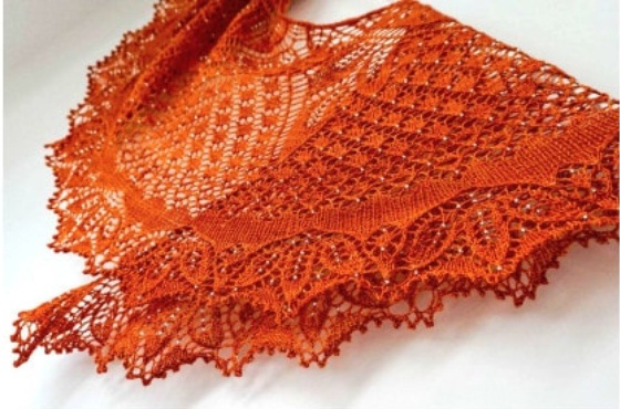 Schal mit Stricknadeln. Schema und Beschreibung, ungewöhnliche Modelle: Holden, gefrorene Blätter, tanzende Schmetterlinge