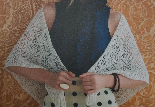 Schal mit Stricknadeln. Schema und Beschreibung, ungewöhnliche Modelle: Holden, gefrorene Blätter, tanzende Schmetterlinge