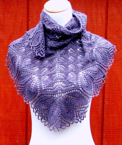 Mit Nadeln gestrickte durchbrochene Schals. Schemata und Beschreibung für Anfänger