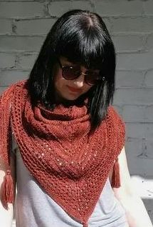 Mit Nadeln gestrickte durchbrochene Schals. Schemata und Beschreibung für Anfänger