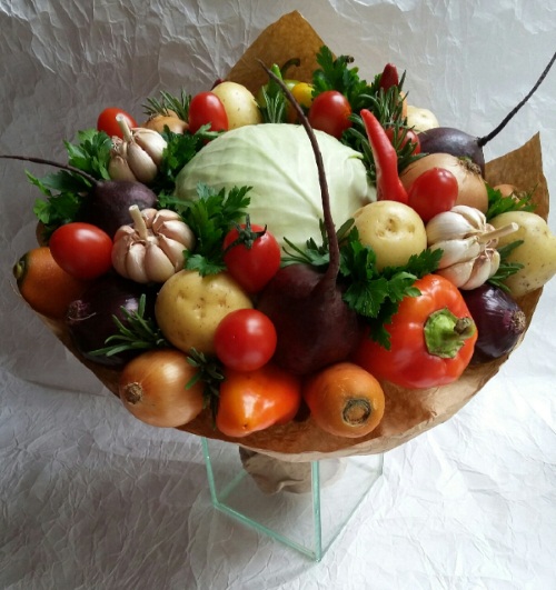 Origineller Blumenstrauß für eine Frau mit eigenen Händen zum Geburtstag, Jubiläum