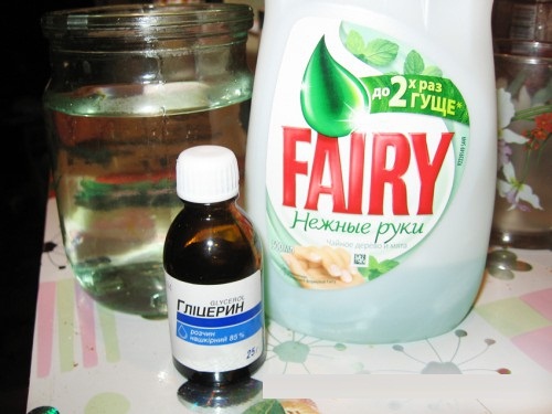 Seifenblasenlösung. Rezepte mit und ohne Glycerin, wie man zu Hause kocht