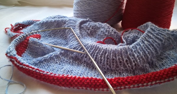 Italienisches elastisches Stricken. Strickanleitung mit Beschreibung für Anfänger. Video