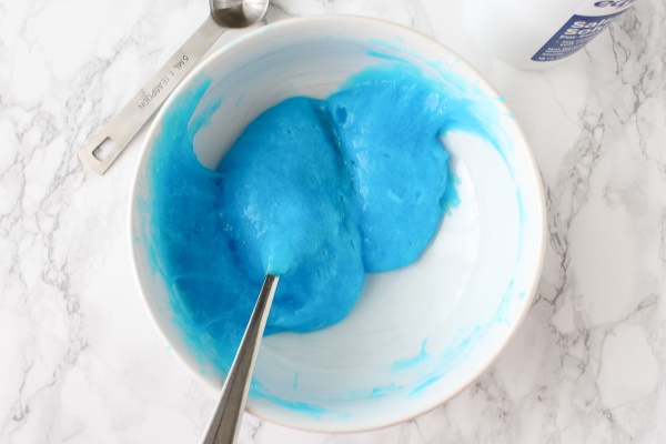 So stellen Sie Schleim ohne Natriumtetraborat, PVA-Kleber aus Shampoo und Schaum her. Rezepte mit Fotos