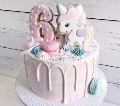 So dekorieren Sie einen Kuchen für den Geburtstag eines Kindes, egal ob Junge oder Mädchen. Fotos, Ideen