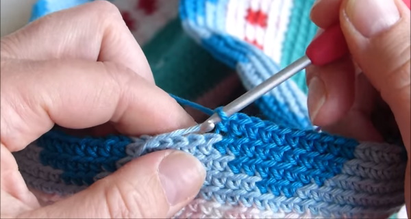 Körbe aus gestricktem Garn, gehäkelt. Schemata mit Beschreibungen für Anfänger