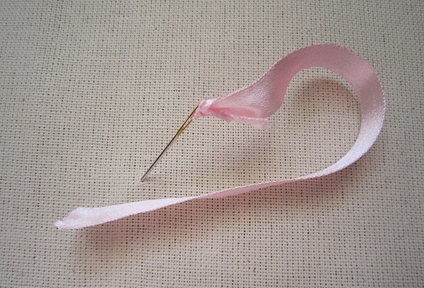 Bandstickerei für Anfänger Schritt für Schritt. Lektionen, Diagramme, Fotos und Beschreibungen