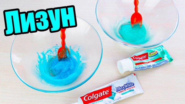 So stellen Sie Schleim ohne Verdickungsmittel und Kleber, Rasierschaum und Stärke her. Einfache Rezepte