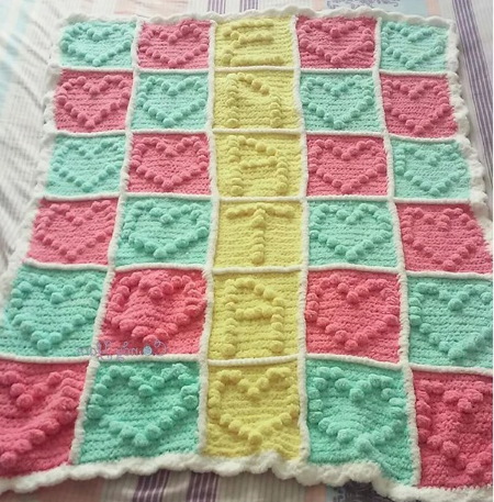 Decke aus Alize Baby Softy-Garn, gestrickt. Schritt-für-Schritt-Anleitungen, Diagramme, Muster