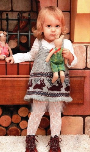 Sommerkleider für Mädchen gestrickt mit Nadeln 1-2-3-4-5 Jahre. Schemata und Beschreibung