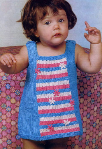 Sommerkleider für Mädchen gestrickt mit Nadeln 1-2-3-4-5 Jahre. Schemata und Beschreibung