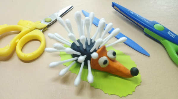 Basteln mit eigenen Händen aus Wattestäbchen, Scheiben, Plastilin