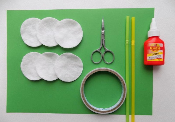 Basteln mit eigenen Händen aus Wattestäbchen, Scheiben, Plastilin