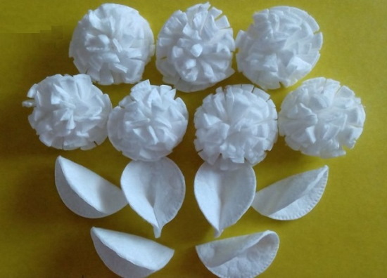 Basteln mit eigenen Händen aus Wattestäbchen, Scheiben, Plastilin