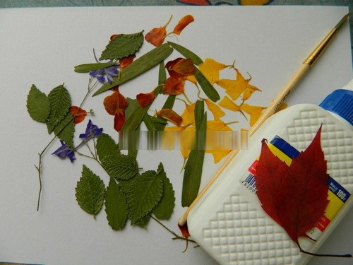 Basteln aus getrockneten Blättern, Blumen für Kinder der Grundschule