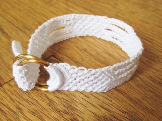 Makramee für Anfänger. Muster zum Weben von Armbändern, Knoten, Paneelen, Blumentöpfen, Tieren, Taschen