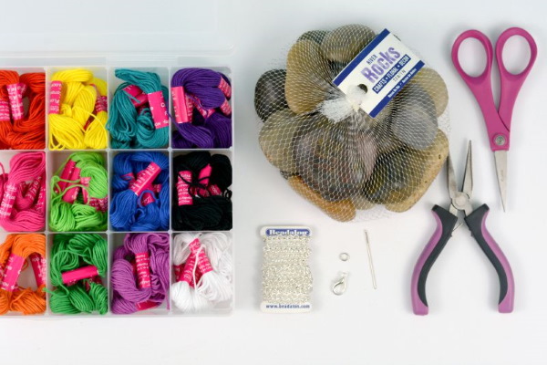 Makramee für Anfänger. Muster zum Weben von Armbändern, Knoten, Paneelen, Blumentöpfen, Tieren, Taschen
