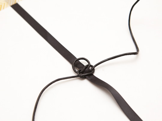 Makramee für Anfänger. Muster zum Weben von Armbändern, Knoten, Paneelen, Blumentöpfen, Tieren, Taschen