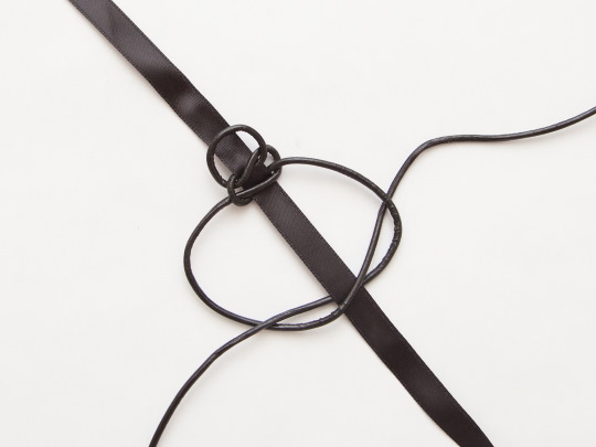 Makramee für Anfänger. Muster zum Weben von Armbändern, Knoten, Paneelen, Blumentöpfen, Tieren, Taschen