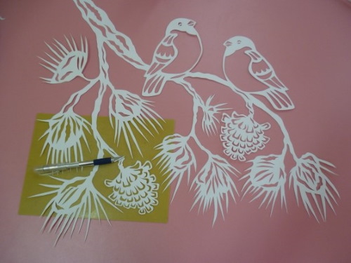 Neujahrsausschnitte. Vorlagen für Fenster: Mäuse, Bälle, Nu Pogodi, Eulen, Schneeflocken, Weihnachtsmann, Zeichentrickfiguren