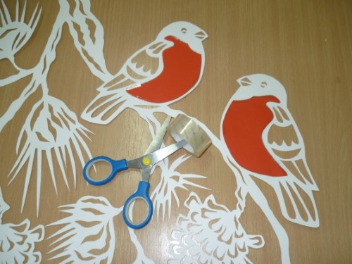 Neujahrsausschnitte. Vorlagen für Fenster: Mäuse, Bälle, Nu Pogodi, Eulen, Schneeflocken, Weihnachtsmann, Zeichentrickfiguren