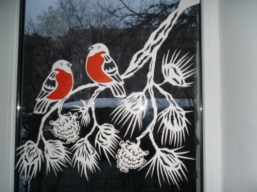 Neujahrsausschnitte. Vorlagen für Fenster: Mäuse, Bälle, Nu Pogodi, Eulen, Schneeflocken, Weihnachtsmann, Zeichentrickfiguren