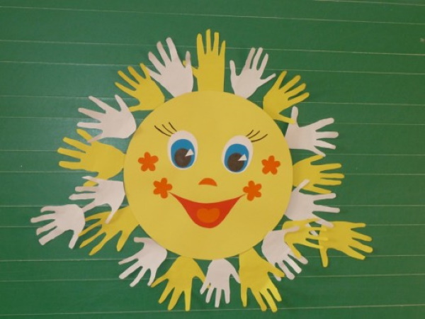 Palmenapplikationen aus farbigem Papier für Kinder: Herbstbaum, Igel, Pfau, Blumen