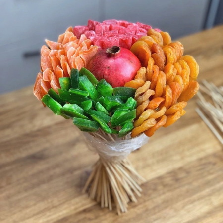 Sträuße aus Nüssen und Trockenfrüchten. DIY-Meisterkurse für Anfänger Schritt für Schritt