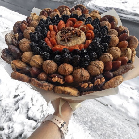 Sträuße aus Nüssen und Trockenfrüchten. DIY-Meisterkurse für Anfänger Schritt für Schritt