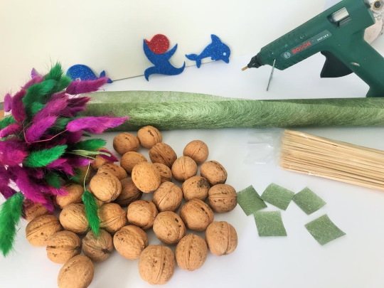 Sträuße aus Nüssen und Trockenfrüchten. DIY-Meisterkurse für Anfänger Schritt für Schritt
