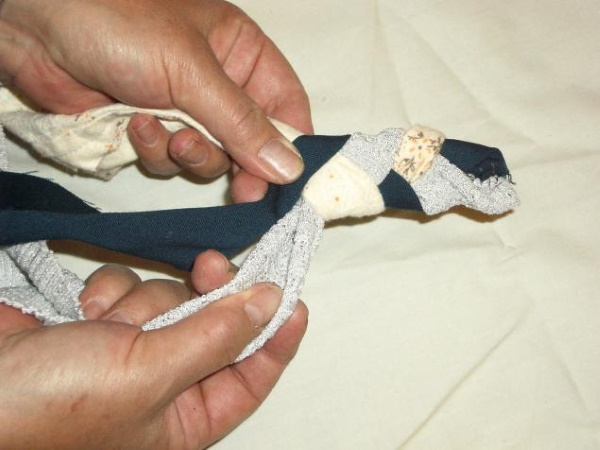 Teppiche zum Selbermachen aus alten Jeans. Meisterkurse in Häkeln, Flechten, Patchwork, Patchwork