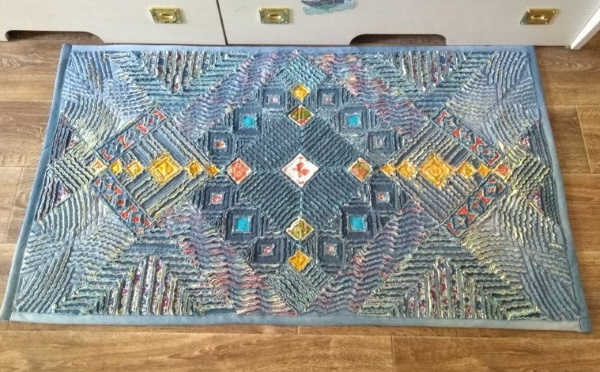 Teppiche zum Selbermachen aus alten Jeans. Meisterkurse in Häkeln, Flechten, Patchwork, Patchwork