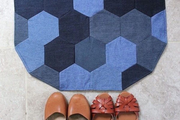 Teppiche zum Selbermachen aus alten Jeans. Meisterkurse in Häkeln, Flechten, Patchwork, Patchwork