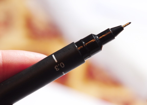 Zeichnungen im minimalistischen Stil zum Kopieren mit schwarzem Stift, Bleistift, Aquarell
