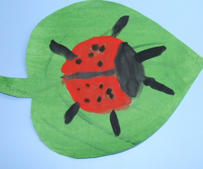 Marienkäferzeichnungen für Kinder mit Bleistift, Farbe auf Stein