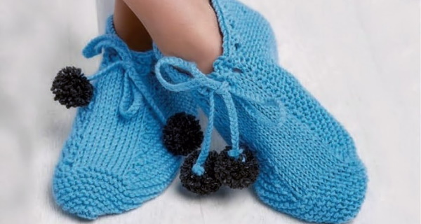 Hausschuhe mit Stricknadeln mit Beschreibung. Neuheiten für Kinder, Damen, auf 2-4 Nadeln. Meisterklassenvideo, Diagramme
