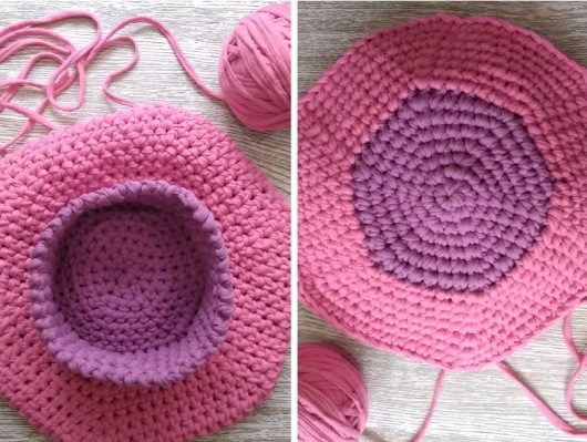 Stricken aus Strickgarn mit einer Häkelnadel. Körbe, Taschen, Hausschuhe Schritt für Schritt mit Fotos