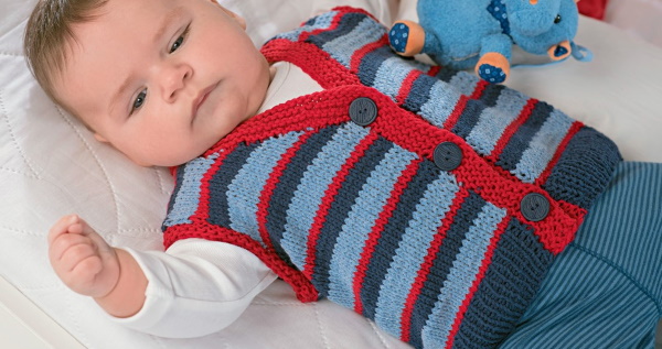 Gestrickte Westen für Jungen mit Stricknadeln, Häkelnadel für 1-4 Jahre. Schemata mit Beschreibung