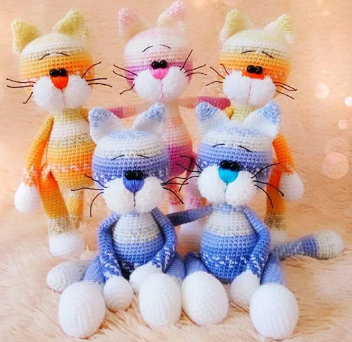 Häkelkatze. Muster und Beschreibungen von Amigurumi aus Plüschgarn, Mohair, Angora. Foto